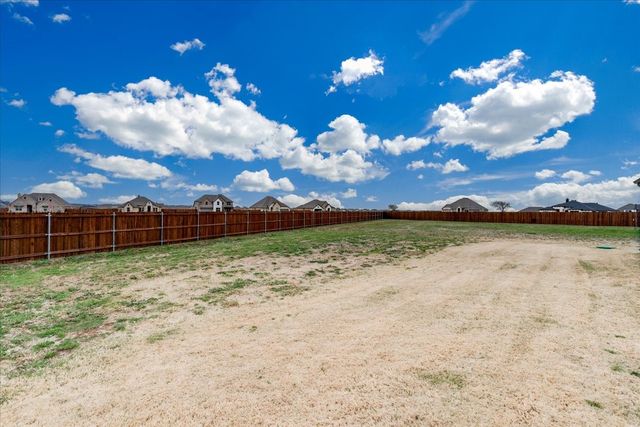 101 Grey Wolf Court, Godley, TX 76044