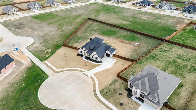 101 Grey Wolf Court, Godley, TX 76044