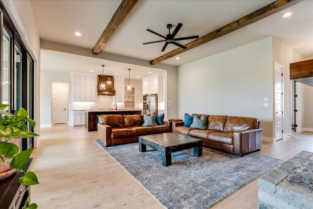 101 Grey Wolf Court, Godley, TX 76044