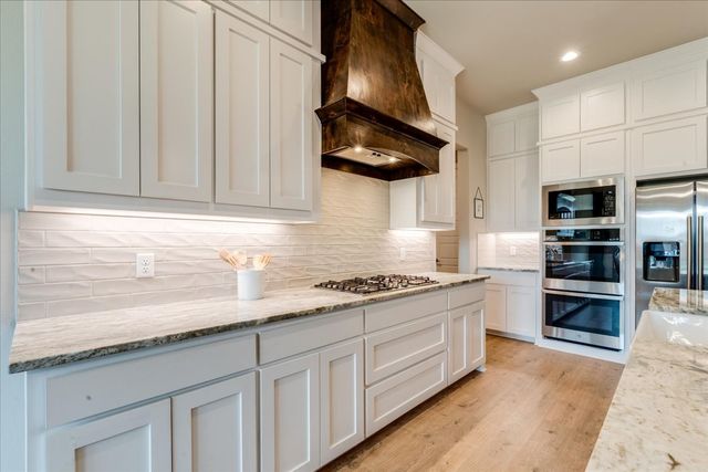 101 Grey Wolf Court, Godley, TX 76044