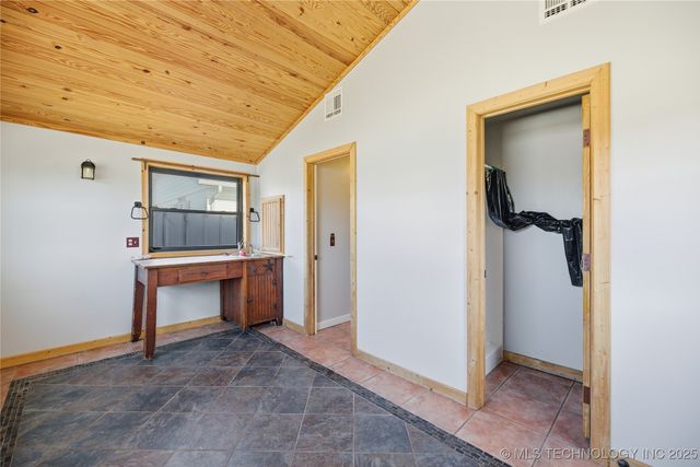 1220 S A Street, Skiatook, OK 74070