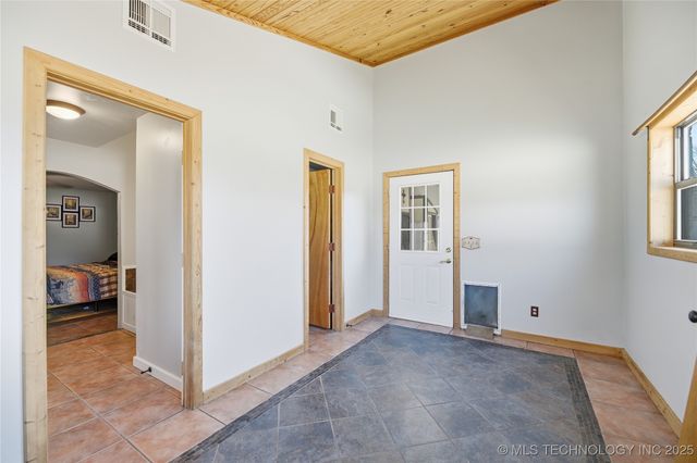 1220 S A Street, Skiatook, OK 74070