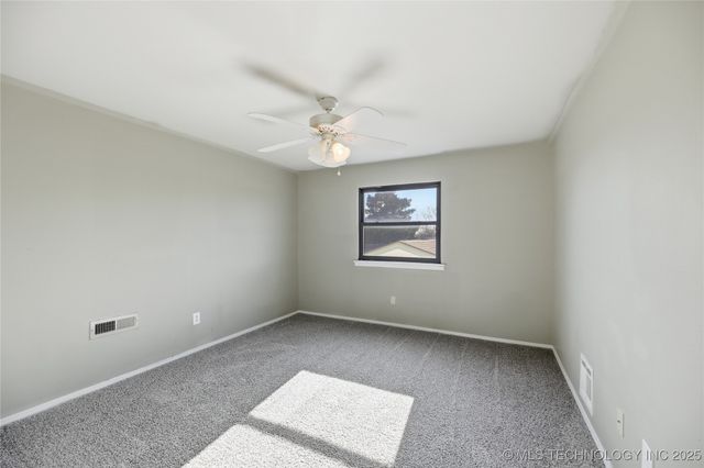 1220 S A Street, Skiatook, OK 74070