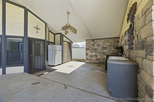 1220 S A Street, Skiatook, OK 74070