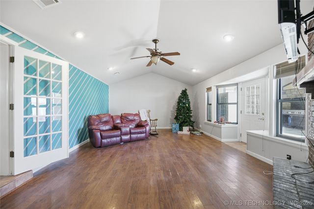 1220 S A Street, Skiatook, OK 74070