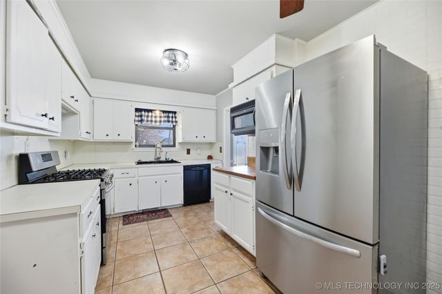 1220 S A Street, Skiatook, OK 74070