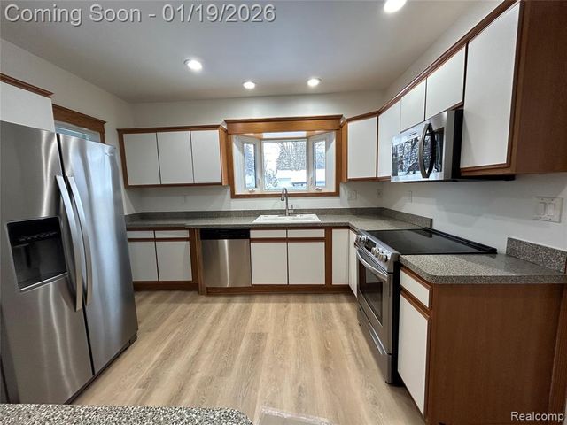 57 Madison Avenue, Mount Clemens, MI 48043