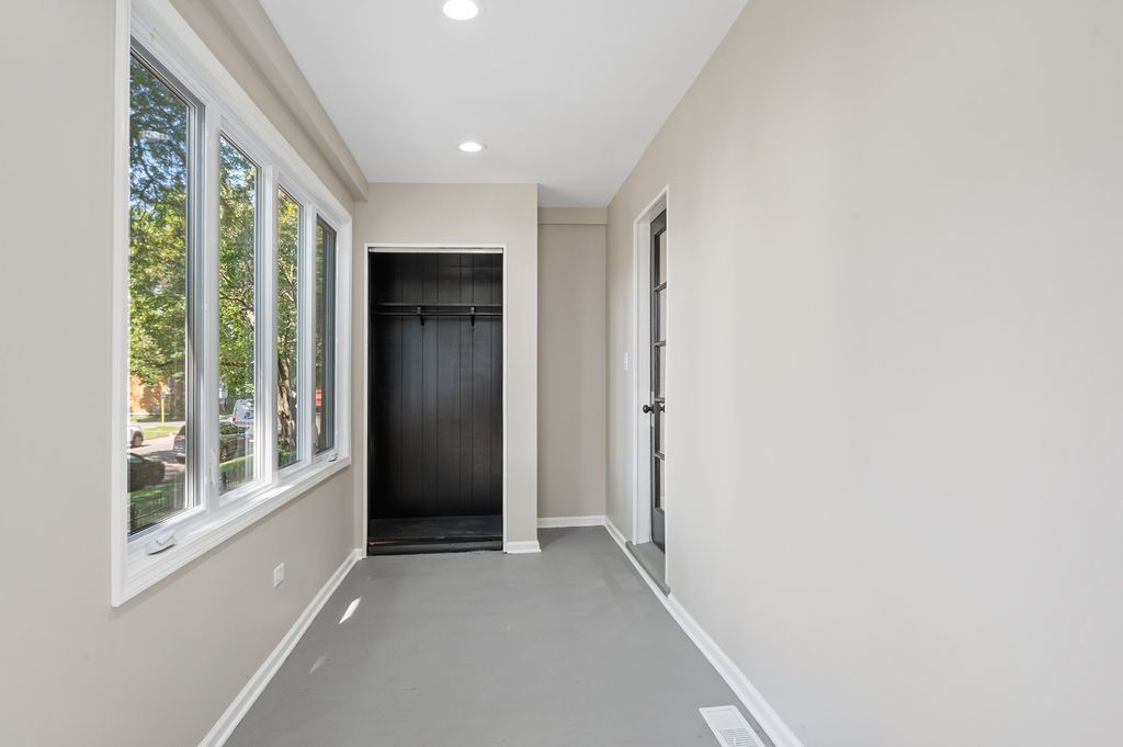8613 S Colfax Avenue, Chicago, IL 60617 — photo 4