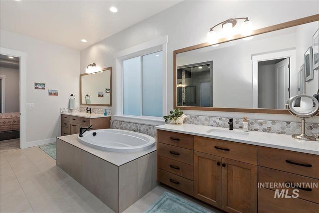 3413 N Hosta Ave, Star, ID 83669