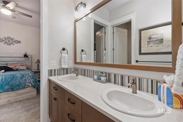 3413 N Hosta Ave, Star, ID 83669