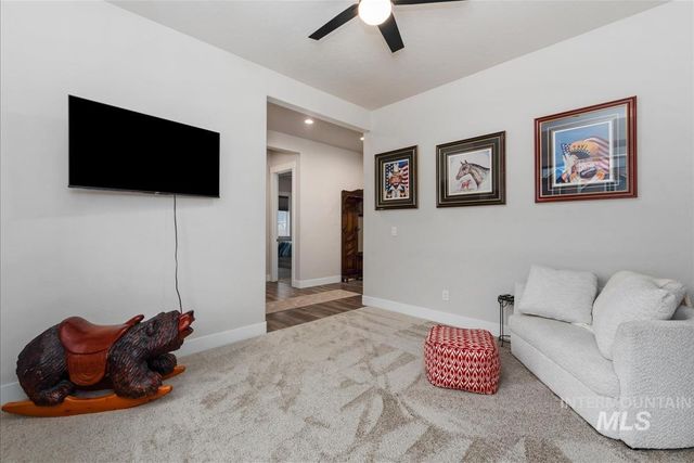 3413 N Hosta Ave, Star, ID 83669