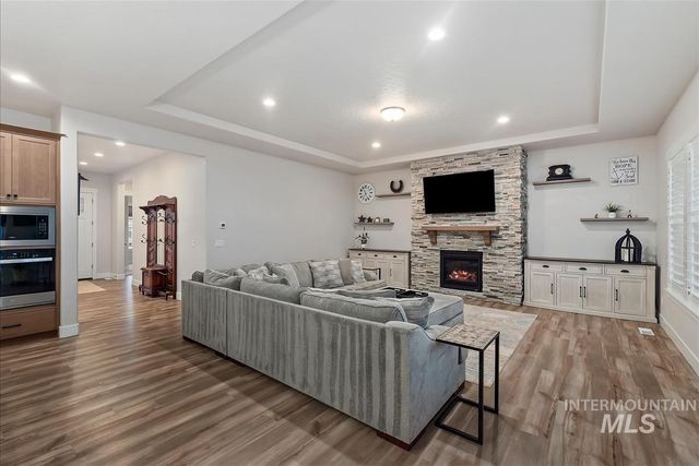 3413 N Hosta Ave, Star, ID 83669