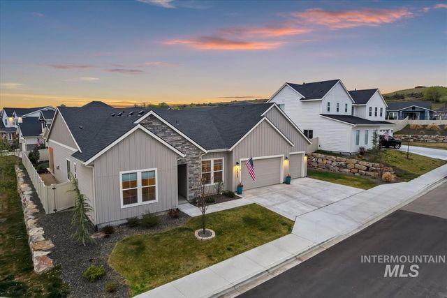 3413 N Hosta Ave, Star, ID 83669