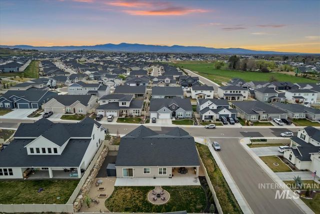 3413 N Hosta Ave, Star, ID 83669