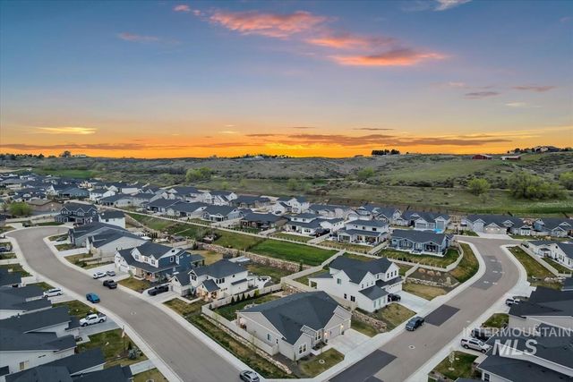 3413 N Hosta Ave, Star, ID 83669