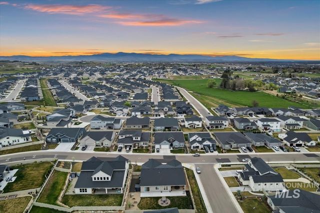 3413 N Hosta Ave, Star, ID 83669