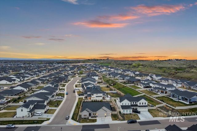 3413 N Hosta Ave, Star, ID 83669