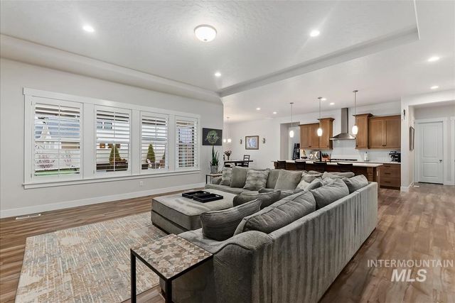 3413 N Hosta Ave, Star, ID 83669