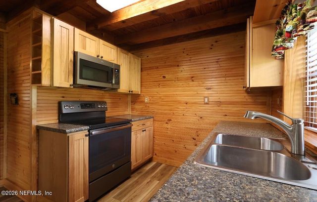 111 CRESCENT LAKE SHORE Drive, Crescent City, FL 32112