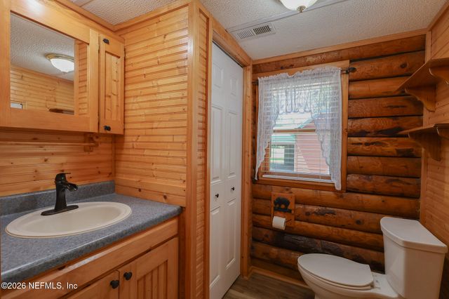 111 CRESCENT LAKE SHORE Drive, Crescent City, FL 32112