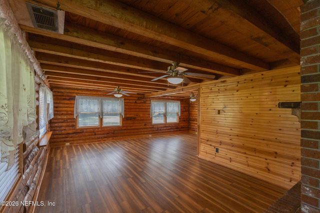 111 CRESCENT LAKE SHORE Drive, Crescent City, FL 32112