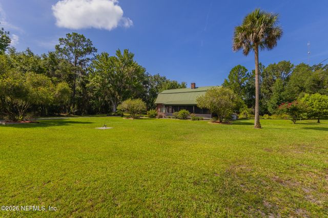 111 CRESCENT LAKE SHORE Drive, Crescent City, FL 32112