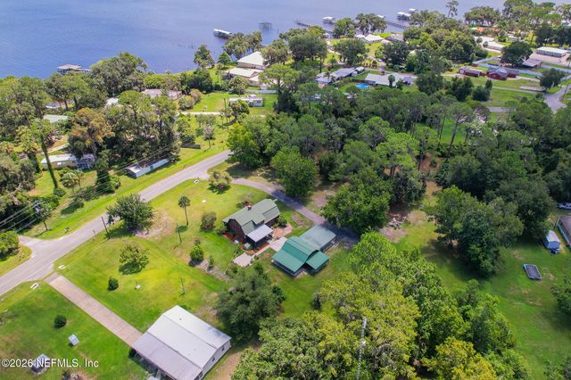 111 CRESCENT LAKE SHORE Drive, Crescent City, FL 32112