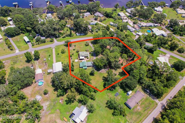 111 CRESCENT LAKE SHORE Drive, Crescent City, FL 32112