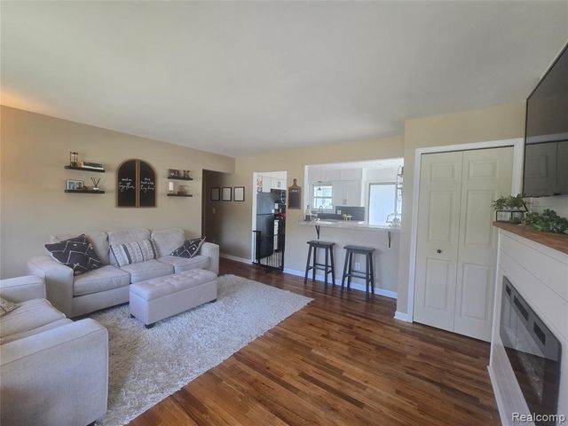 22233 Silver Creek Lane, Rockwood, MI 48173