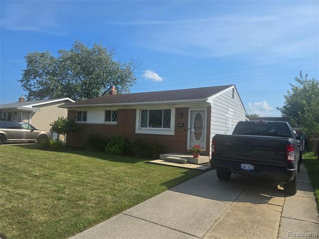 22233 Silver Creek Lane, Rockwood, MI 48173