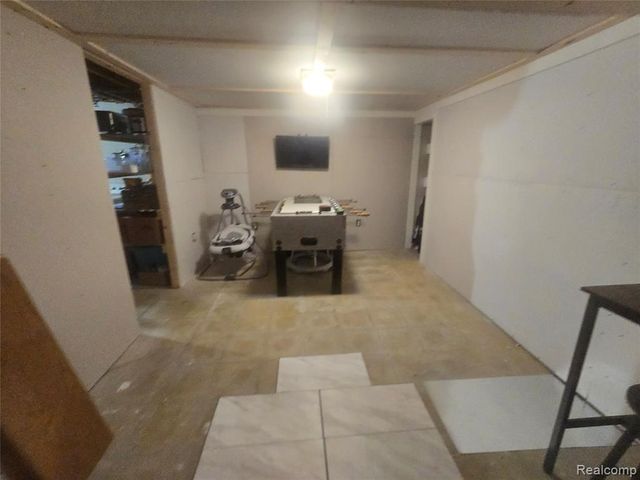 22233 Silver Creek Lane, Rockwood, MI 48173