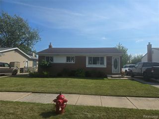 22233 Silver Creek Lane, Rockwood, MI 48173