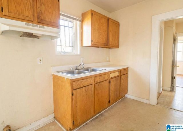 1213 17TH STREET SW, Birmingham, AL 35211