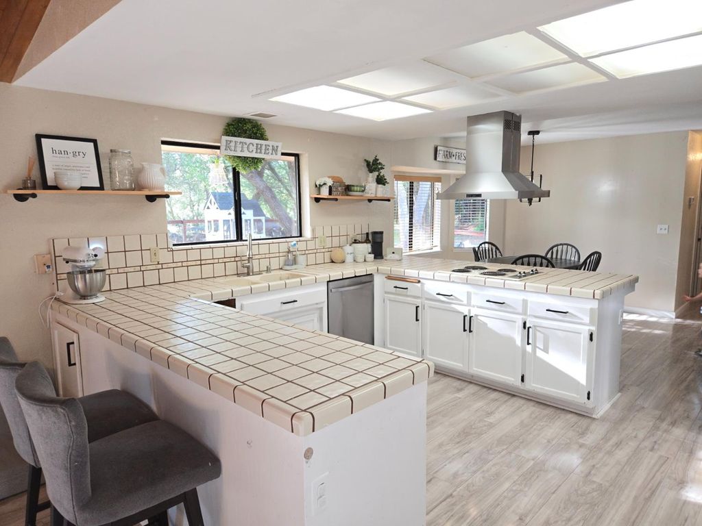 2340 Sleepy Hollow Dr, Shingle Springs, CA 95682