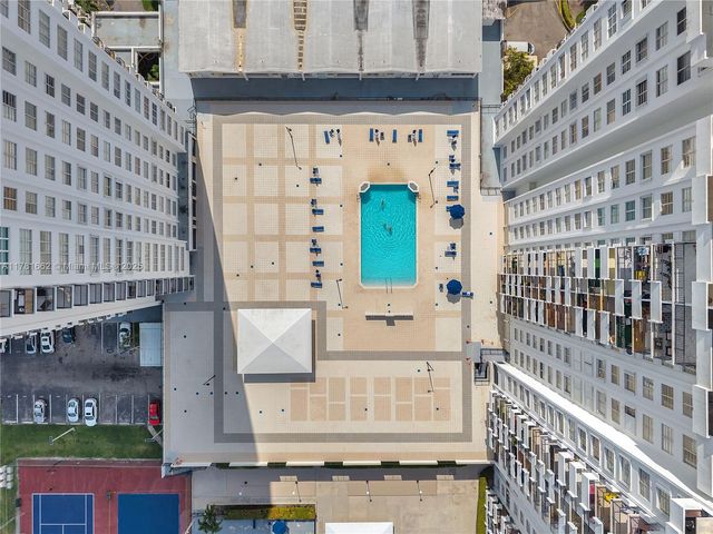 2780 NE 183rd St 1517, Aventura, FL 33160