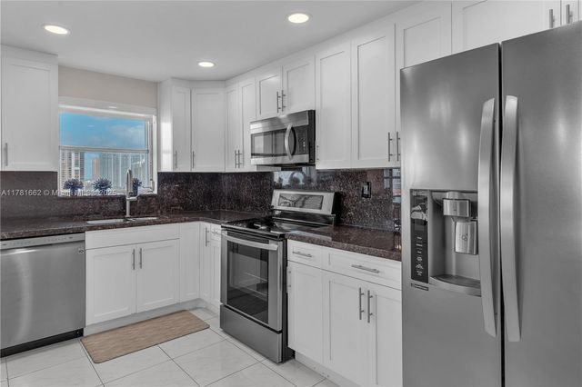 2780 NE 183rd St 1517, Aventura, FL 33160