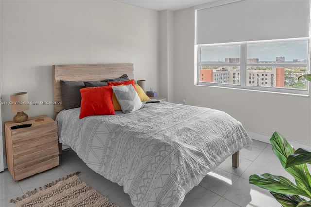 2780 NE 183rd St 1517, Aventura, FL 33160