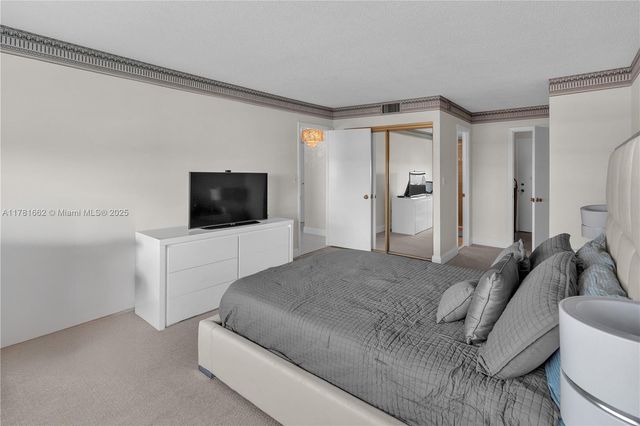 2780 NE 183rd St 1517, Aventura, FL 33160