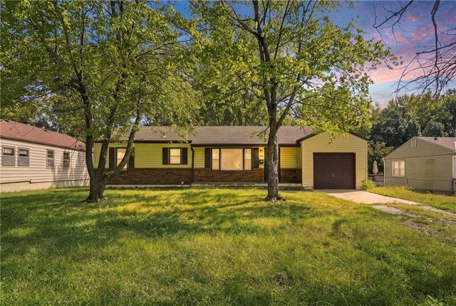 310 SW 13th Street, Blue Springs, MO 64015
