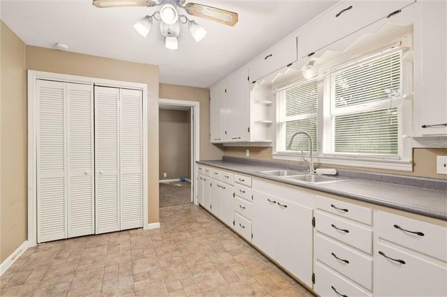 310 SW 13th Street, Blue Springs, MO 64015