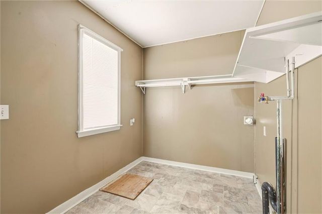310 SW 13th Street, Blue Springs, MO 64015