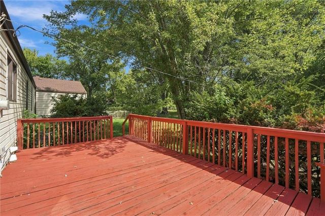 310 SW 13th Street, Blue Springs, MO 64015
