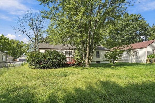 310 SW 13th Street, Blue Springs, MO 64015