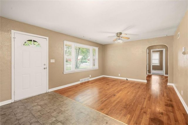 310 SW 13th Street, Blue Springs, MO 64015