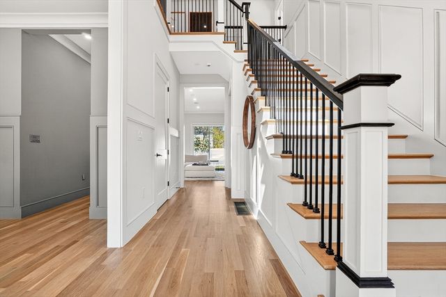 593 Saw Mill Brook Pkwy, Newton, MA 02459