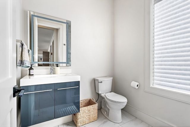 593 Saw Mill Brook Pkwy, Newton, MA 02459