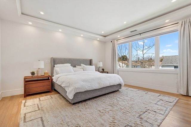 593 Saw Mill Brook Pkwy, Newton, MA 02459