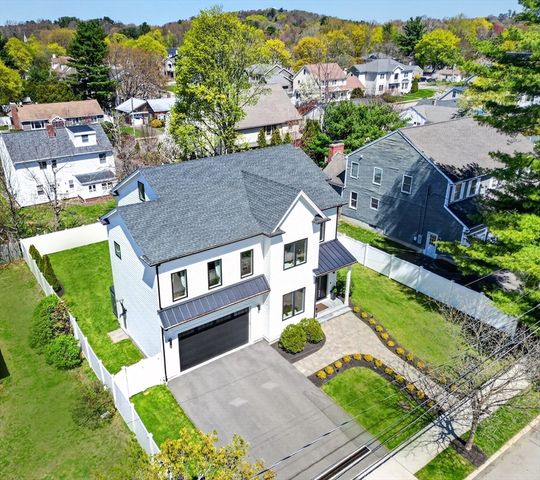 593 Saw Mill Brook Pkwy, Newton, MA 02459