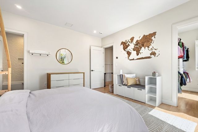 593 Saw Mill Brook Pkwy, Newton, MA 02459