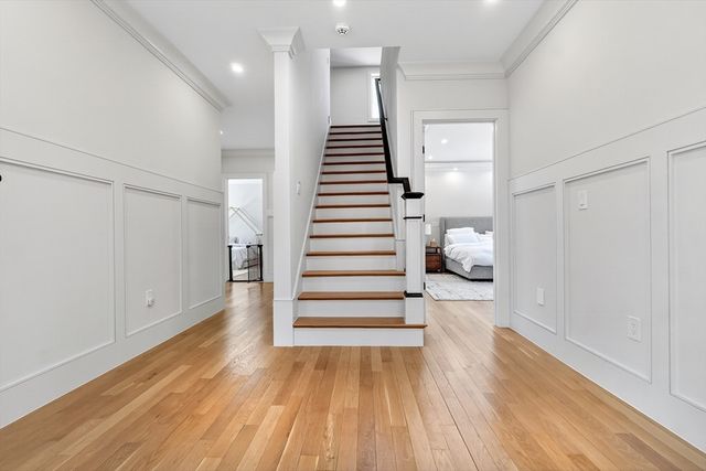 593 Saw Mill Brook Pkwy, Newton, MA 02459